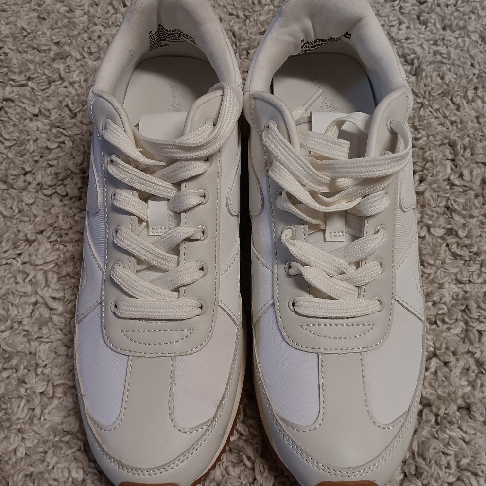 Stylish White Lace-Up Sneakers